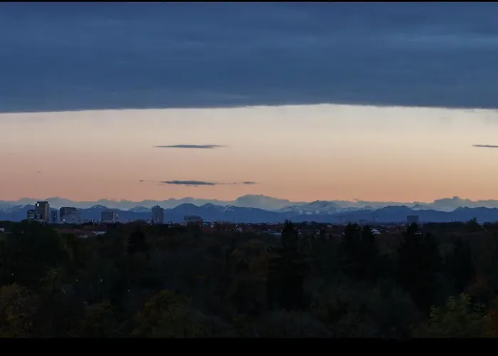 Alpine & Munich Skyline View Apt